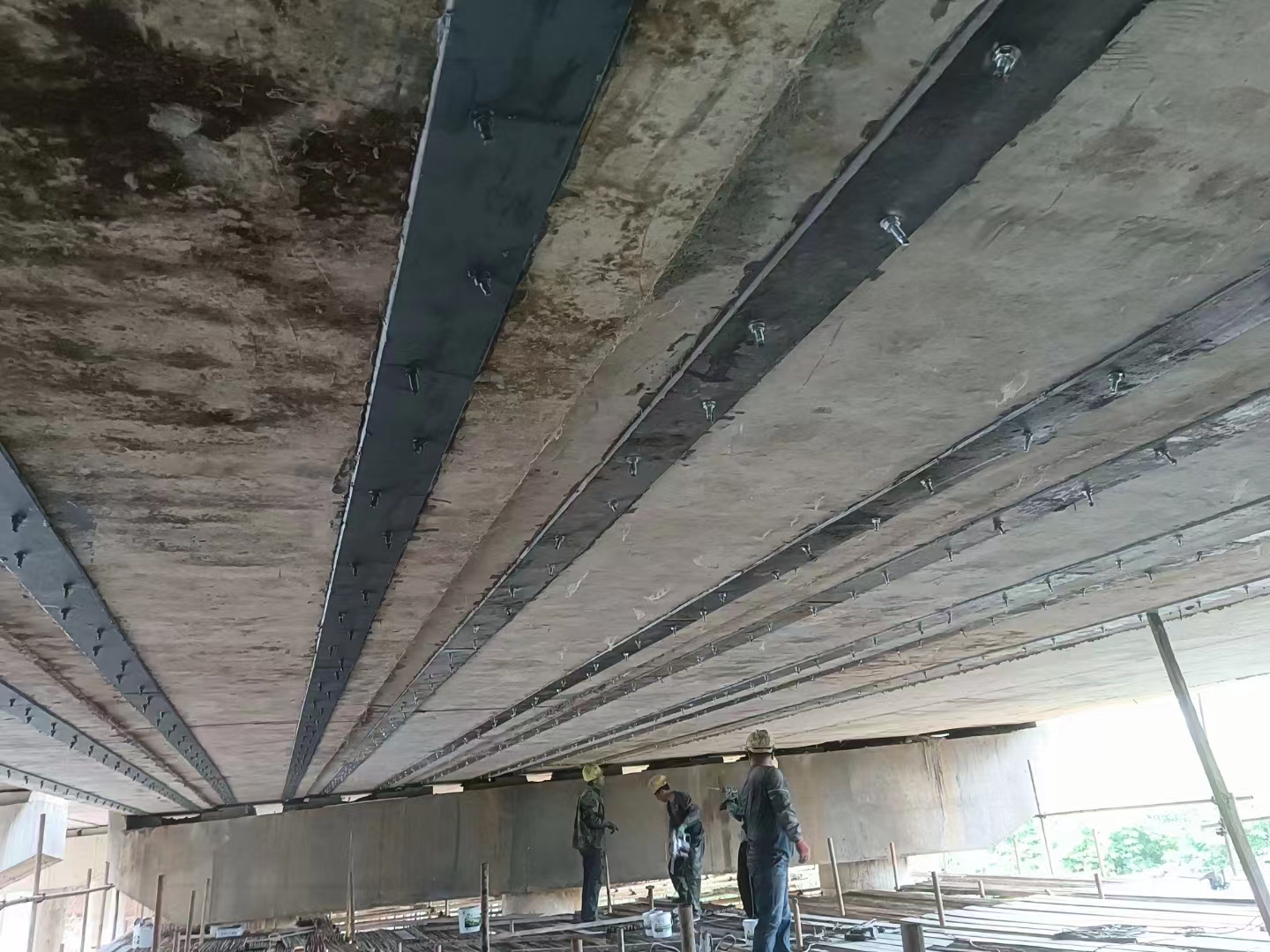 巴彦淖尔桥梁加固——粘贴钢板加固法